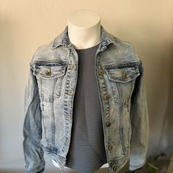 Zara Women’s Jean Jacket Distressed Size M