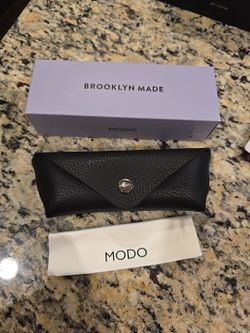 Modo Brooklyn Made Black Eyeglass Glasses Hard Case Brand New Cleaning Cloth