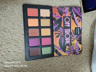 Eyeshadow pallets