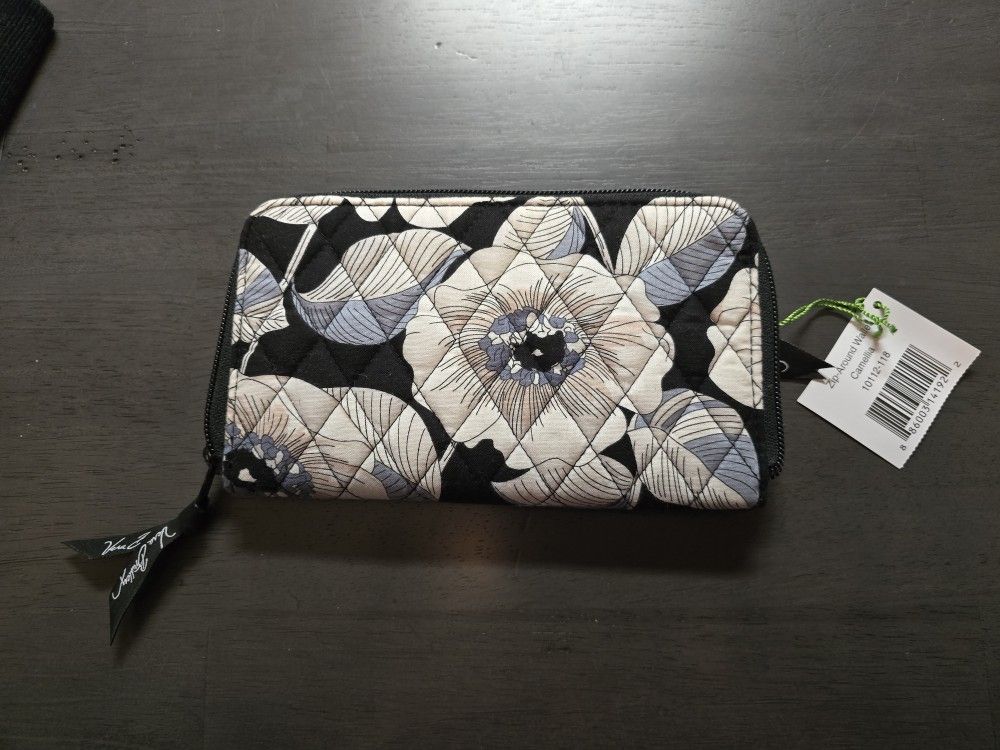 Vera Bradley zip around wallet
