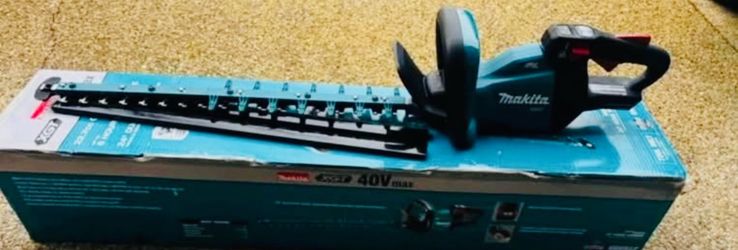 Makita XGT 40V max Brushless Cordless 24 in. Hedge Trimmer (Tool Only)