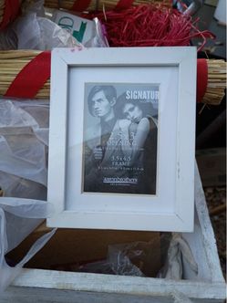 Aaron Brothers White Picture Frame 3.5x4.5