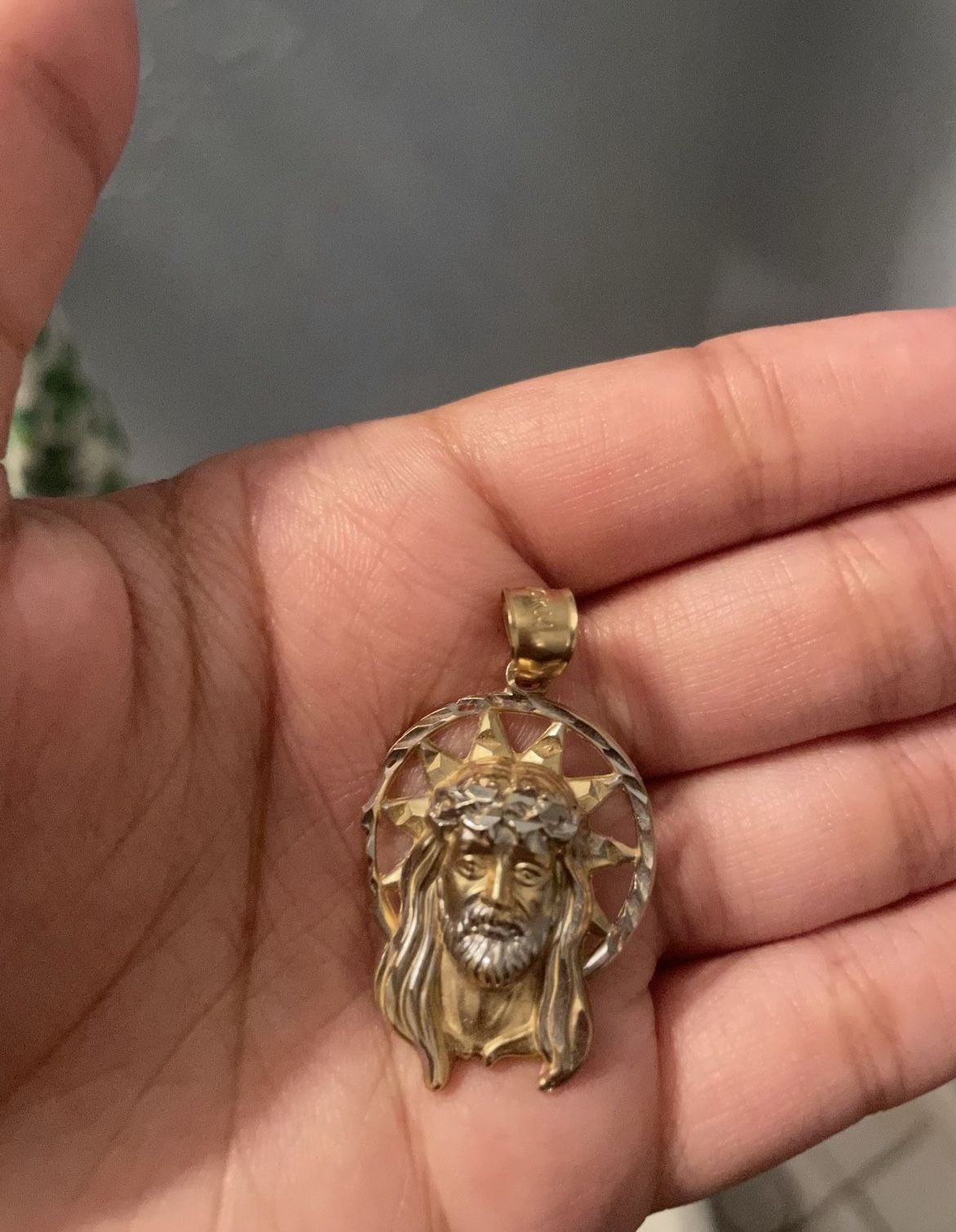 10k pendant 