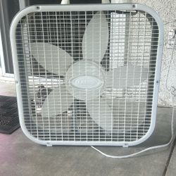 Lasko Box Fan 20 in. 3 Speed