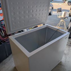Chest Freezer - 8.7cuft