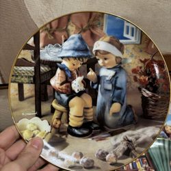  Vintage limited-edition M.I. Hummel collector's plates