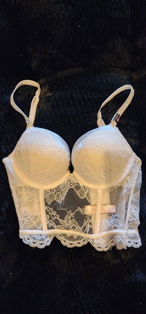New with tags victoria secret very sexy push up bra size 32B