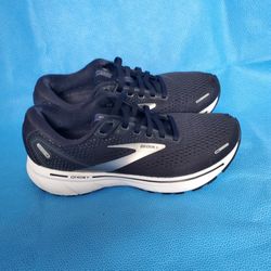 Brooks ladies shoes
