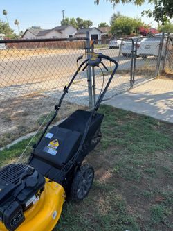 DEWALT
21 in. 163cc Briggs and Stratton 725Exi Engine Rear Wheel Drive 3-in-1 Gas Self Propelled Walk Behind Lawn Mower