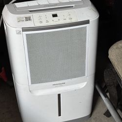 Dehumidifier 