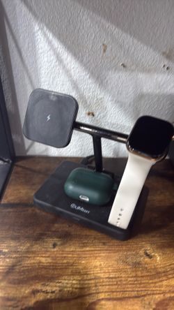 3n1 iPhone charging dock