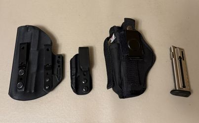 Walther P22> 1 Magazine & 3 Holsters