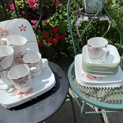Corelle “Pretty Pink” Retired Dinnerware Set 31pc Square Pink Floral