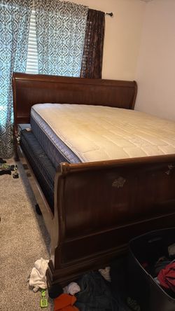 King bed + 2 mattresses