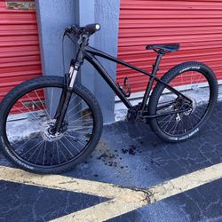 Specialized Pitch Sport 27.5 mountain bike