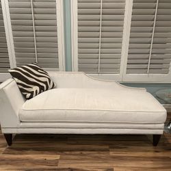 White chase lounge 