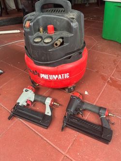 Compressor con 2 pistolas para clavos