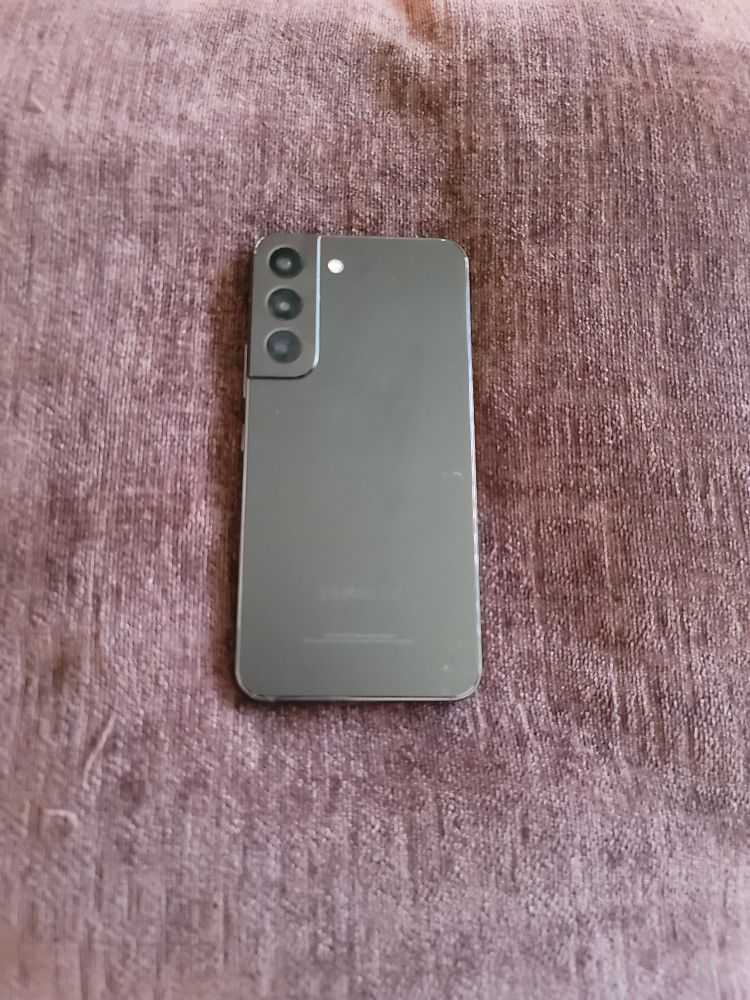 Samsung Galaxy S22 5G. Unlocked