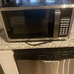 Halmonton Beach Microwave 