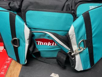 MAKITA TRAVEL BAG  28 L 10H 14W. NEW OUT THE BOX NEVER USED (( coming to check ))