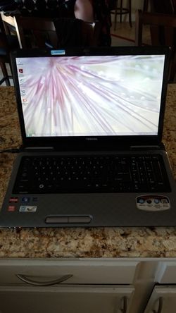 Laptop, Toshiba Satellite L775D 4gb WORKS GREAT