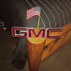 GMC Emblem