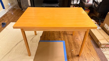 DANIA EXPANDABLE DINING TABLE WITH 4 CHAIRS