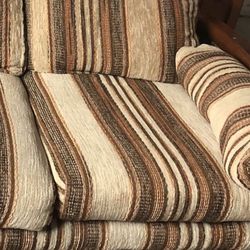 Retro 70s Couch (PLEASE READ DESCRIPTION ⬇️)