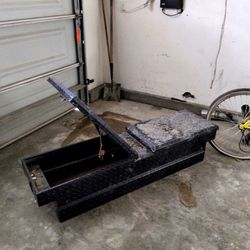 Lund toolbox Ranger Tacoma Frontier regular bed