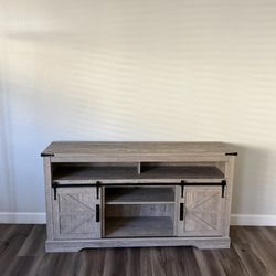 Tv Stand/ Entertainment Center 