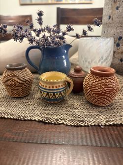 Set of mini pottery