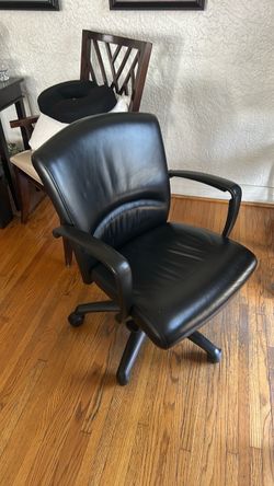 Black Leather Office Chair with Armrests