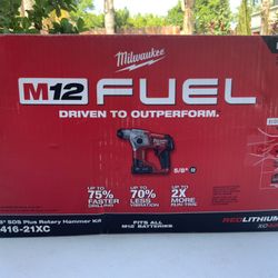 Milwaukee M12 FUEL 12V Lithium-Ion Brushless Cordless 5/8 in. SDS-Plus Rotary Hammer Kit with One 4.0Ah Battery and Bag