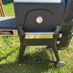 Masterbuilt Gravity Series 560 