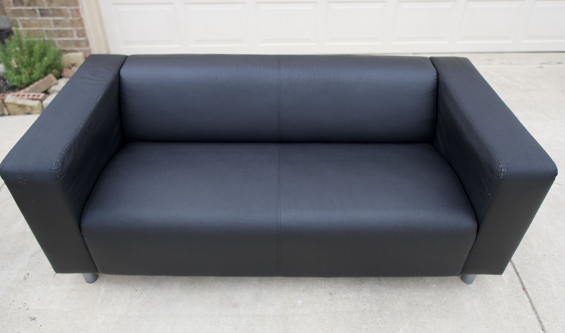 *Free Delivery* 3 Seater Black Sofa 