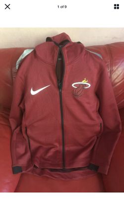 Nike Miami Heat Red Showtime Therma Flex Performance Hoodie NWT Size M Men’s