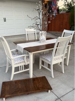 Beautifully refinished table set- Free delivery in the metro