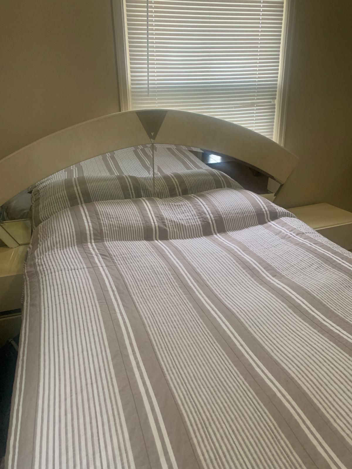 Queen Bedroom Set