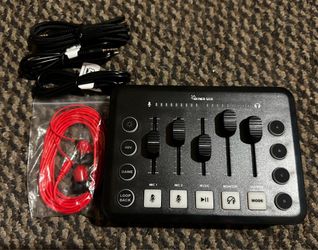 Hayner seek Bluetooth podcasting, live streaming, and gaming interface & 2 wireless microphones