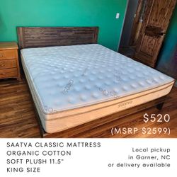 Saatva Classic Organic Cotton Mattress King Size 11.5" Plush Soft Like New