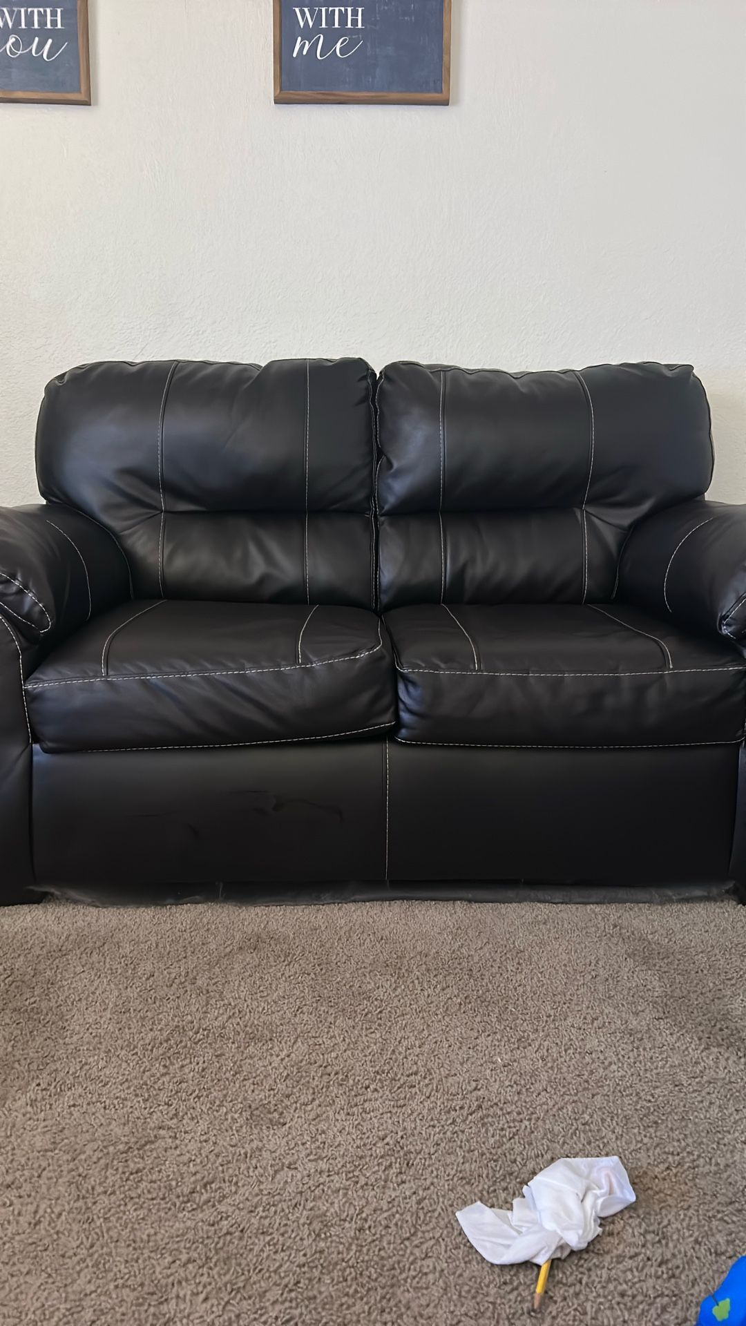 Black Pleather Loveseat – Great Condition$200/OBO
