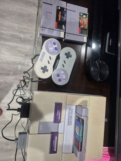 SUPER NINTENDO CONSOLE WITH 2 CONTROLLERS AND 3 GAMES WORKS PERFECTLY
