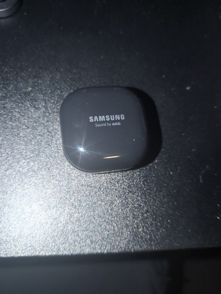 Samsung Galaxy Live Buds Headphones Earphones Earbuds