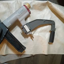 Central Pneumatic Air Flooring Nailer 97586 with wheels super rare