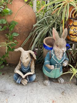 2 cute rabbit flower pots