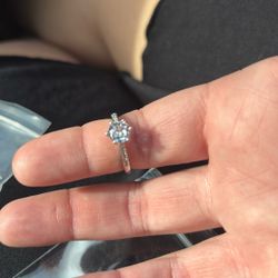1k Moissanite Ring Brand New Comes With Report