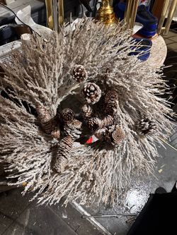 Three white wreaths for 30 bucks
