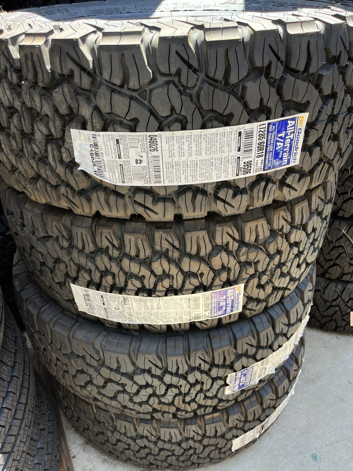 BFGOODRICH ALL-TERRAIN T/A KO2 LT285/60R18