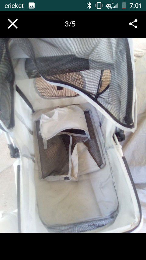 Dog stroller no rips jus lil dirty wheels good
