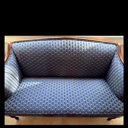 Blue Patterned Fairfield Settee